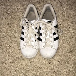 Adidas superstars